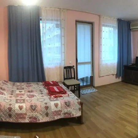 Европа 60 Apartment